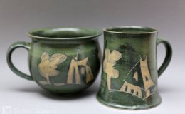 Töpferei Dambeck - Steinzeug grün-geritzt Tasse und Becher