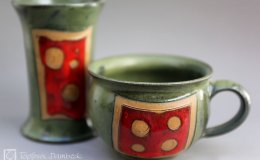 Töpferei Dambeck - Steinzeug grün-rot Tasse und Becher