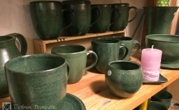 Die Tongrube:  Grüne Tassen